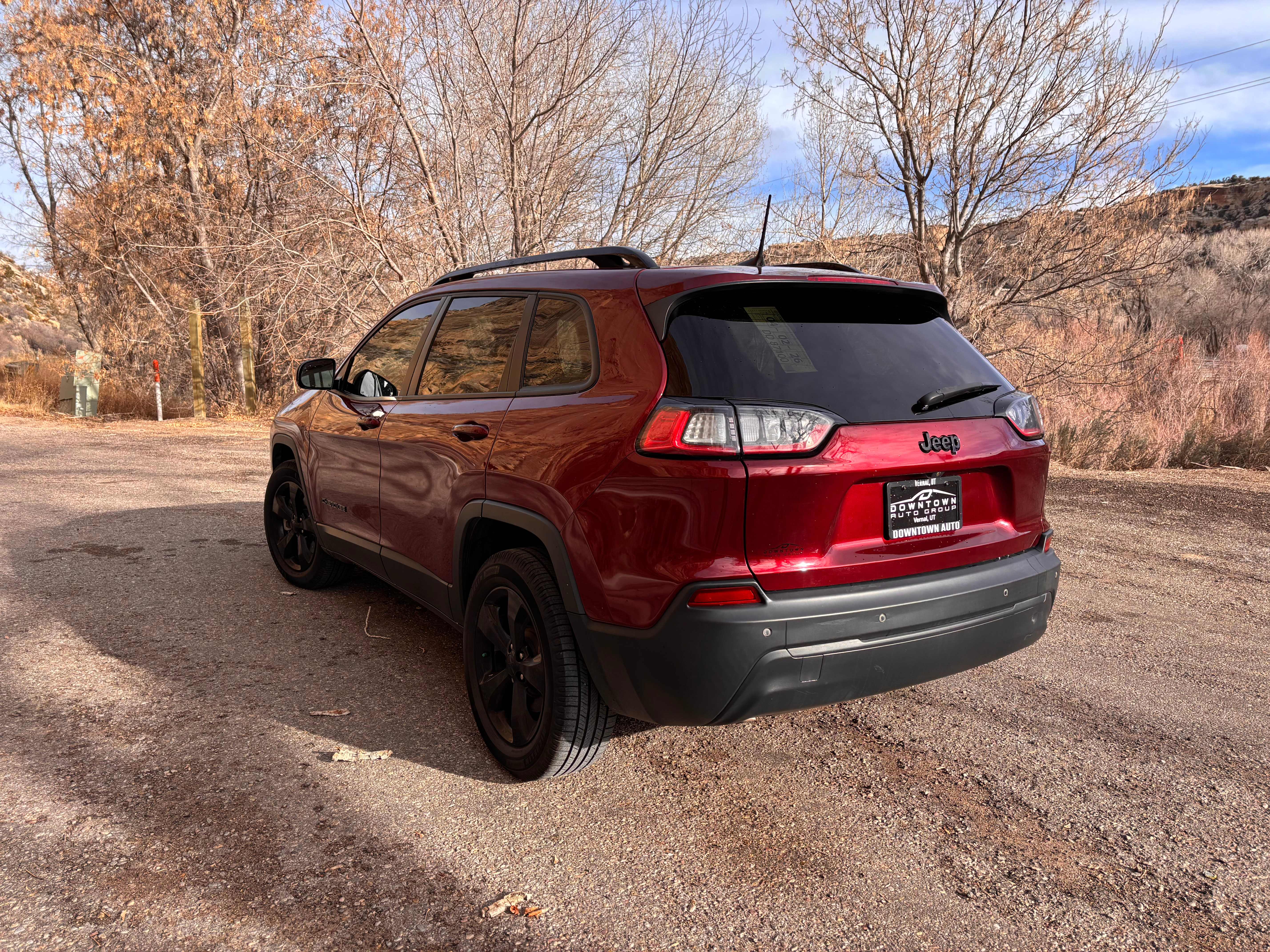 2020 Jeep Cherokee Altitude thumbnail 3