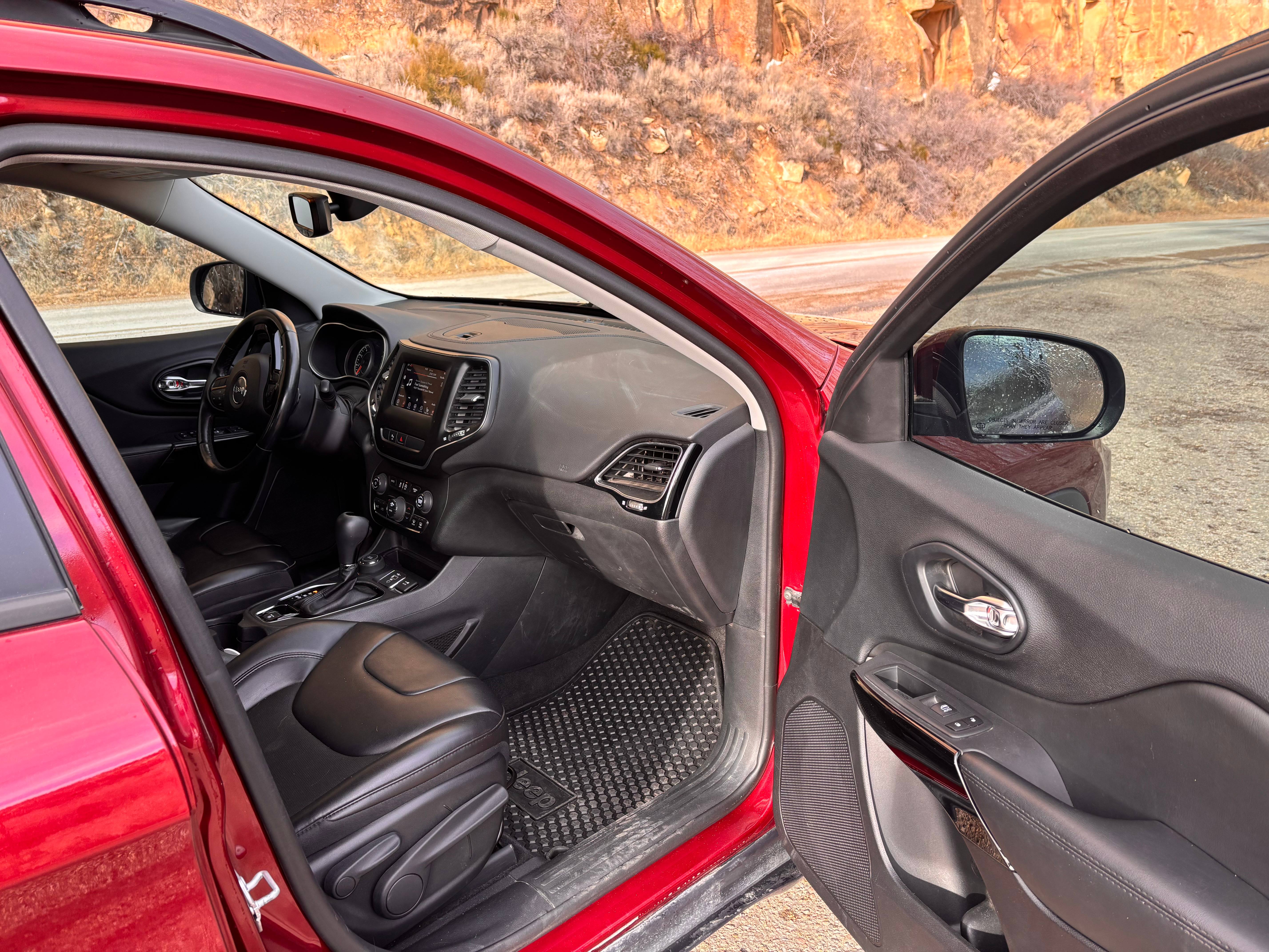 2020 Jeep Cherokee Altitude thumbnail 7