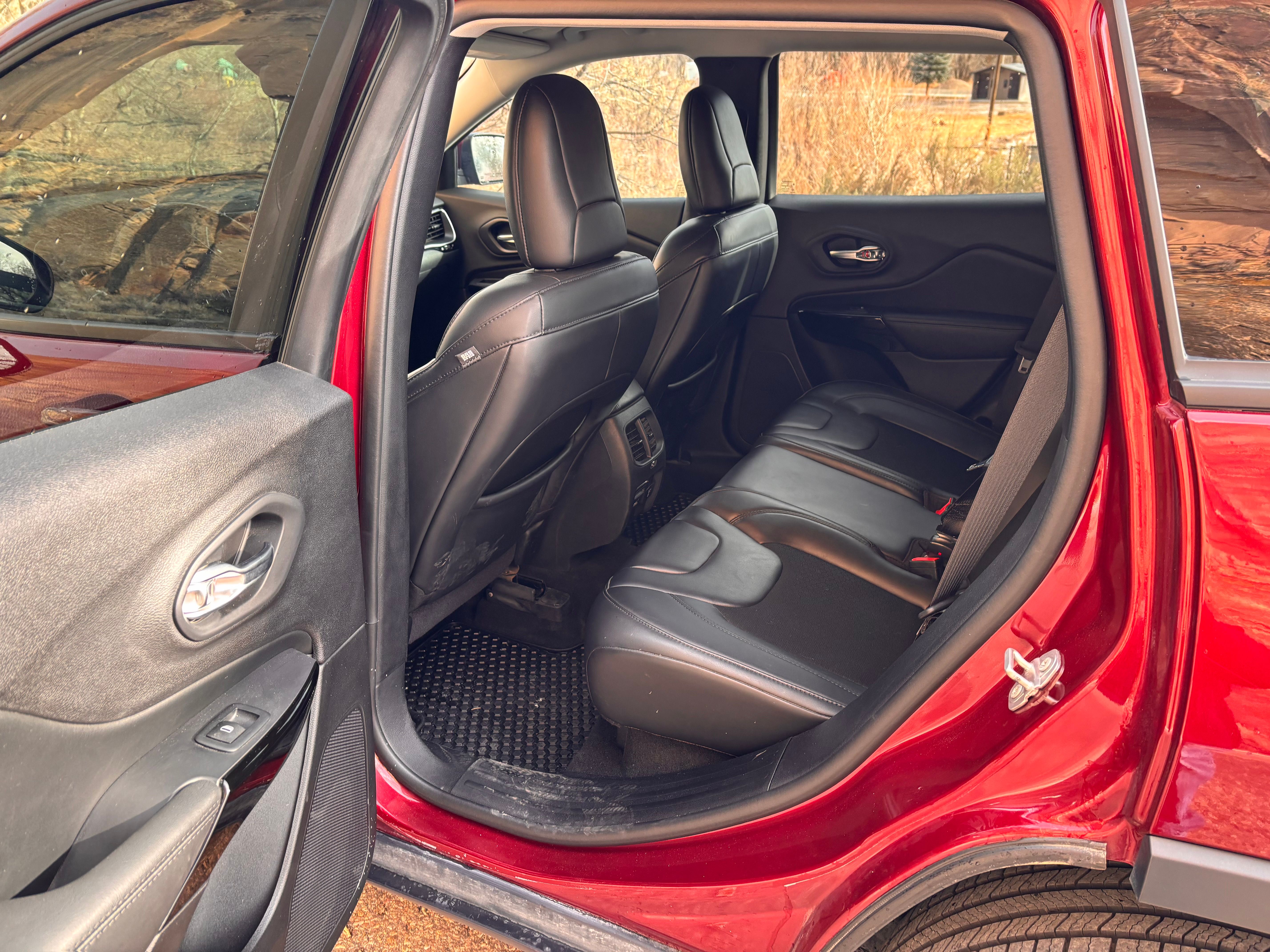 2020 Jeep Cherokee Altitude thumbnail 9