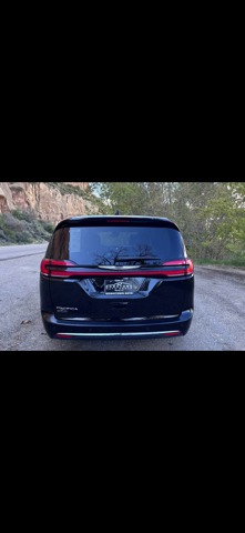 2024 Chrysler Pacifica thumbnail 4