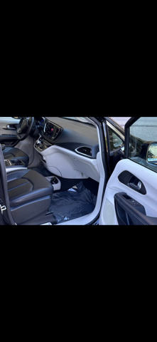 2024 Chrysler Pacifica thumbnail 6